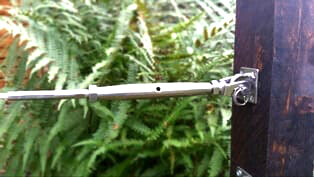 rigging screw on decking post